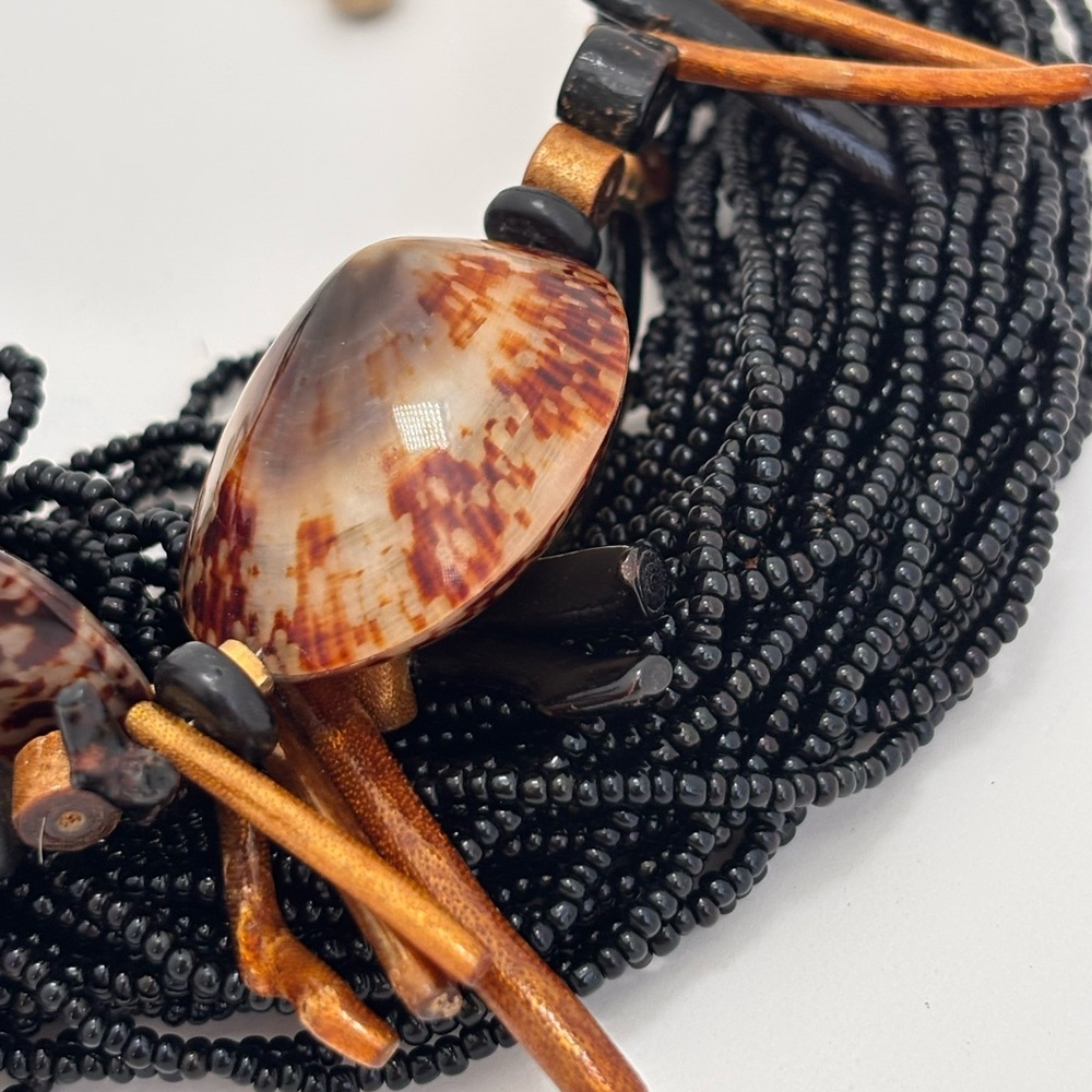 Stunning MONIES Style Statement Beaded Shell Necklace - Picture 7 of 13